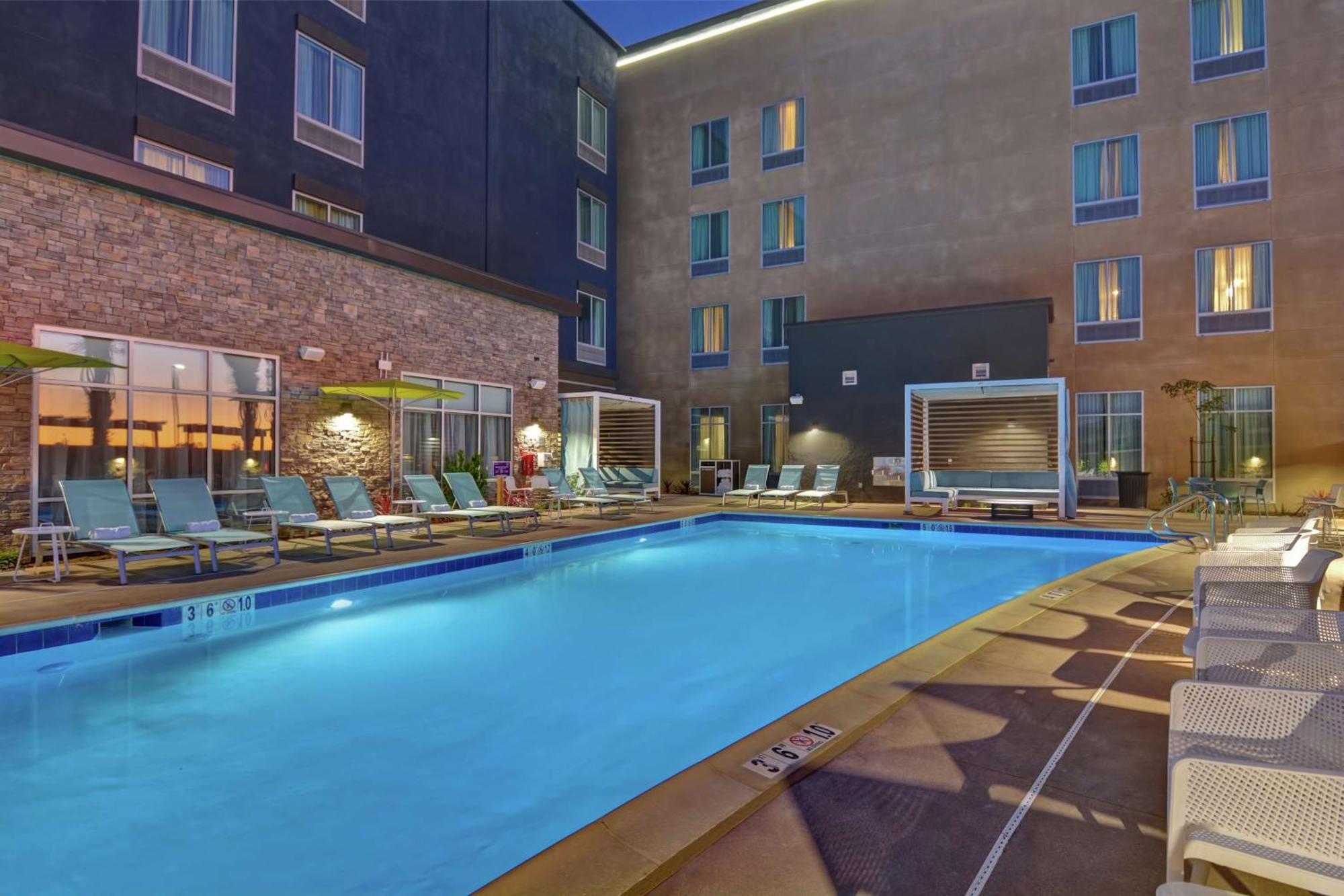 Hampton Inn Chula Vista Eastlake Екстериор снимка