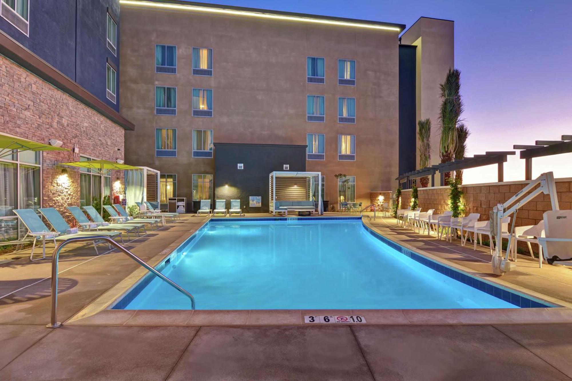 Hampton Inn Chula Vista Eastlake Екстериор снимка